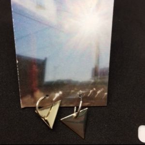 2/10 NWT Gold toned Hoops W Triangles